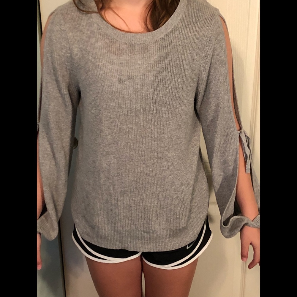 American Eagle Sweater; Size: Large; color: Gray